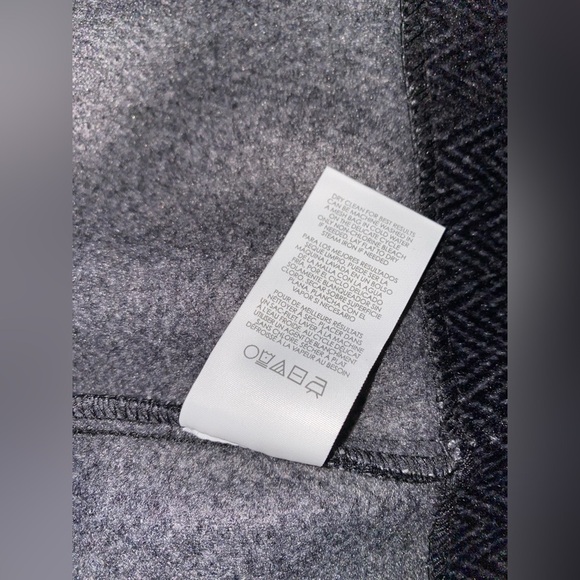 CAbi Novel Herringbone Tweed Vest Women M/L Quiet Luxury Capsule Wardrobe - Picture 4 of 8